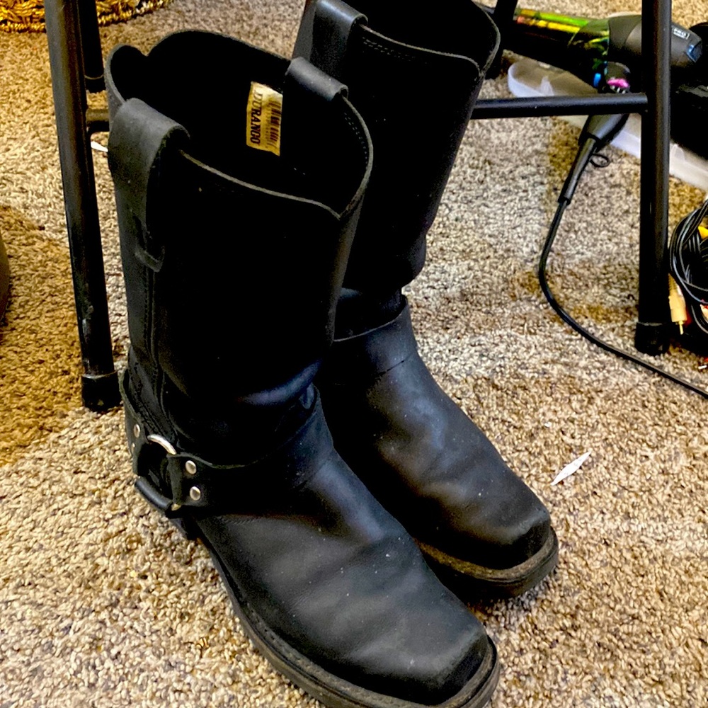 Size 8 D Durango boots black